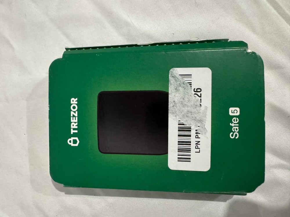 Trezor - Safe 5 - Passphrase & Secure Element Crypto Hardware Wallet with Tou...