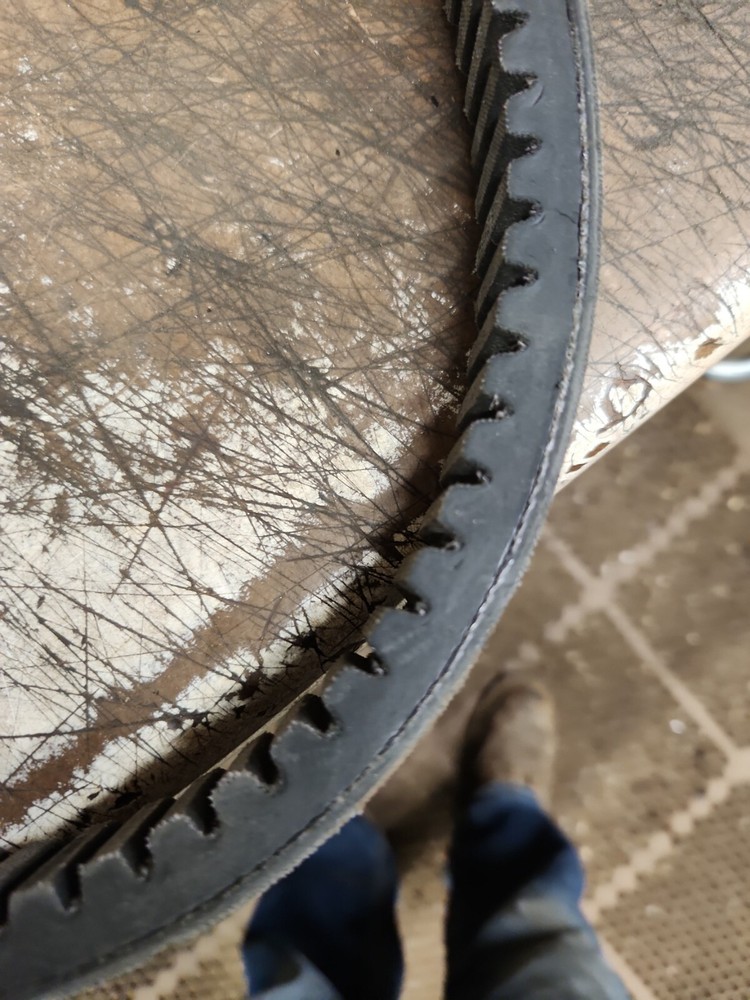 Dayco 140-5157 belt used