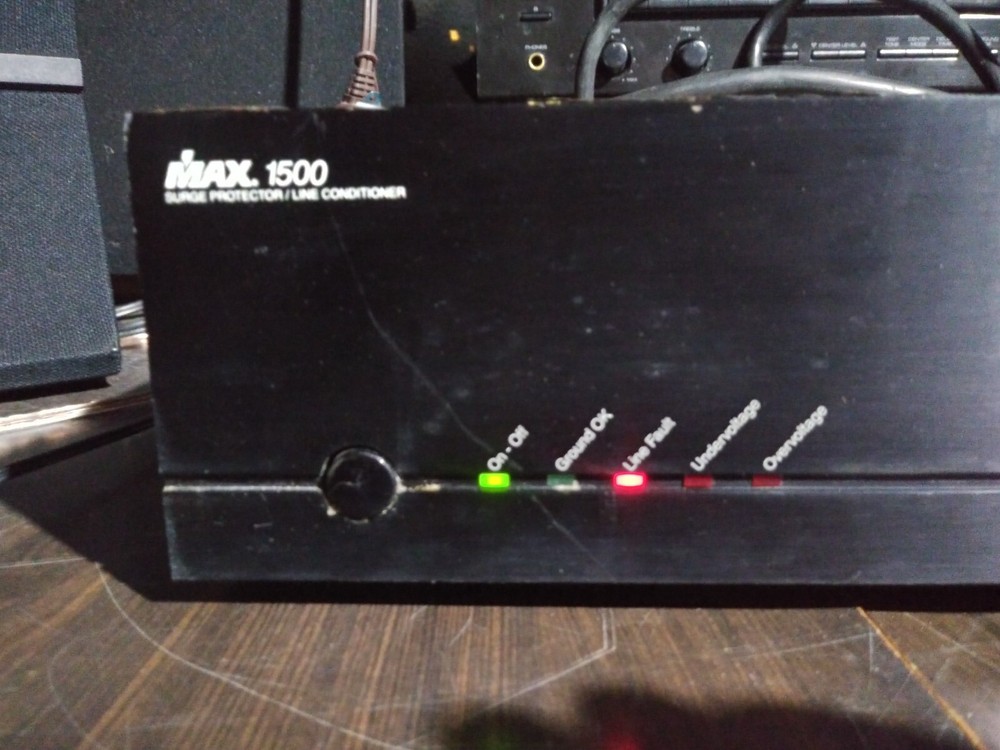 Tested & Working Black Panamax Max-1500 Surge Protector & Line Conditioner NICE