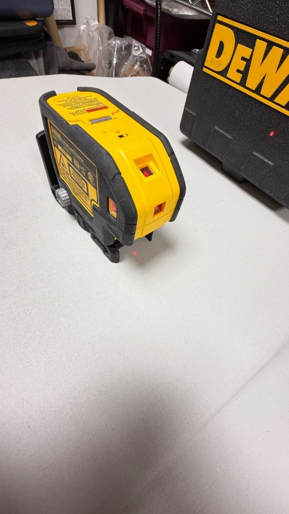 DEWALT (DW085K) Self-Leveling Laser Pointer, 5-Beam, Red