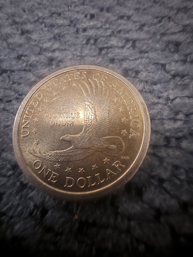 Usada moneda de un dolar 2000 d