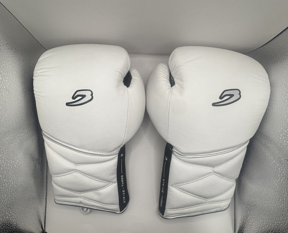 Boxraw Boxing Gloves and Headgear Set (Unreleased)