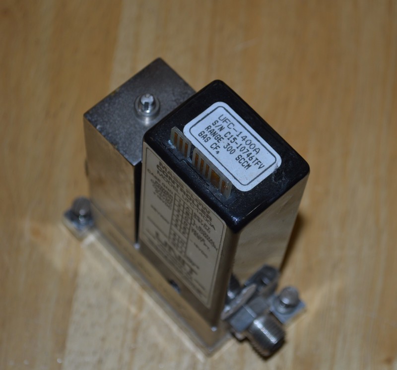 UNIT Instruments UFC-1400A Mass Flow Controller 300 SCCM Gas CF