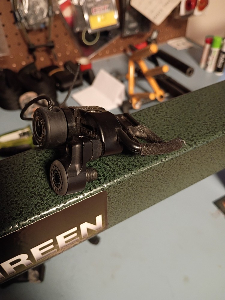 Mathews Archery Drop away Rest Righthand