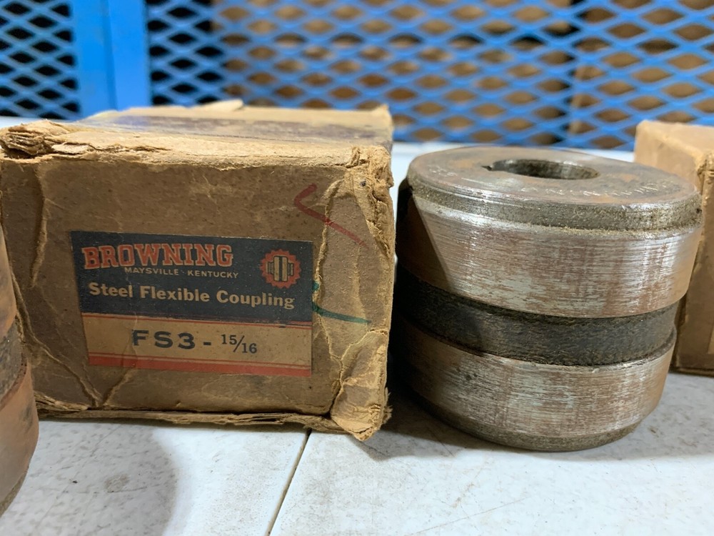 One Browning FS3 15/16" Flexible Coupling Both Halves & Bushing, NOS