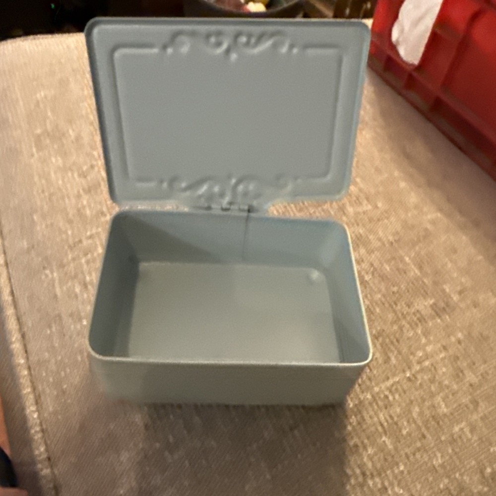 Metal box container birds design