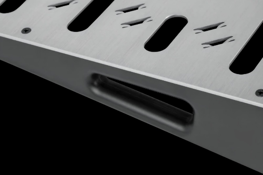 Fender Professional Guitar Effects Pedal Board with Bag, MEDIUM