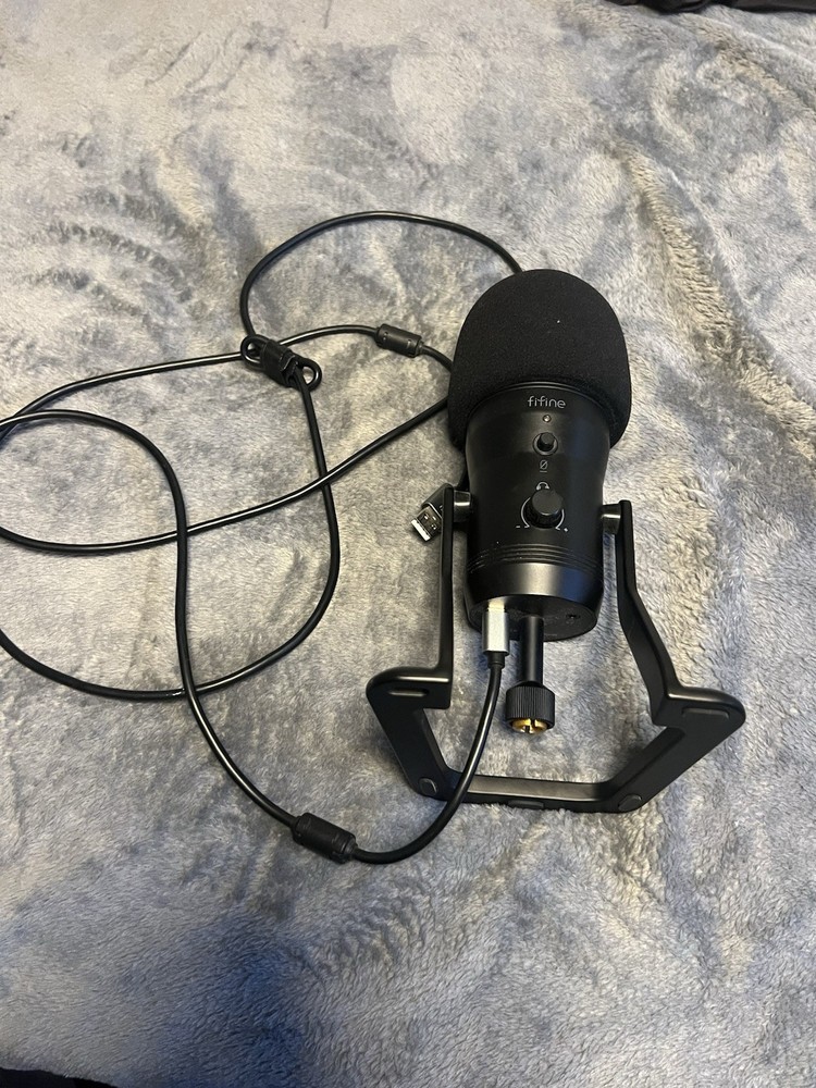 FIFINE USB Studio Recording Microphone Computer Podcast/Gaming Mic for PC, PS