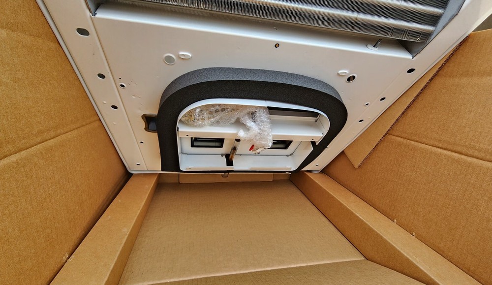 Red Dot AC Unit 12v Rooftop Mount R-6100-4P