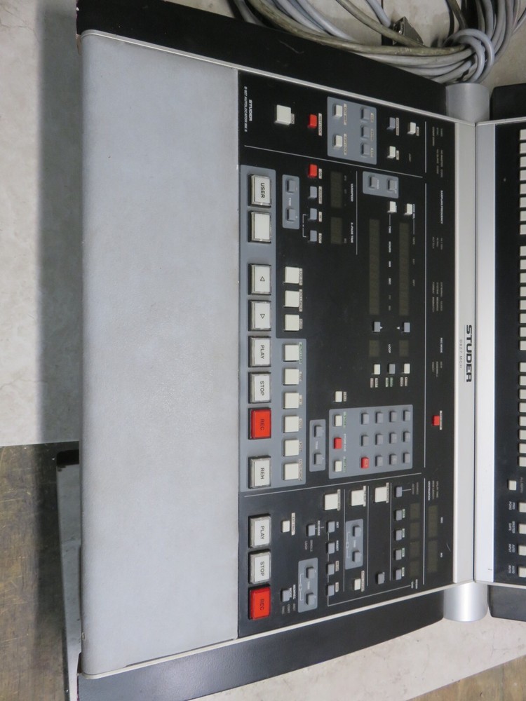 STUDER D 827 MCH and CD PLAYER STUDER D 731