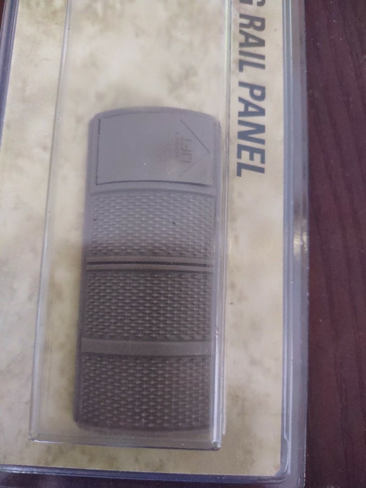 Blackhawk Medium Locking Rail Panel