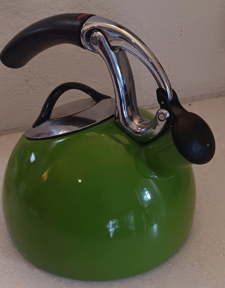 OXO tea kettle Lime green In Fabulous Condition