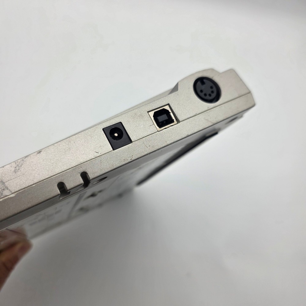 Akai Professional MPD16 USB/MIDI Pad Controller