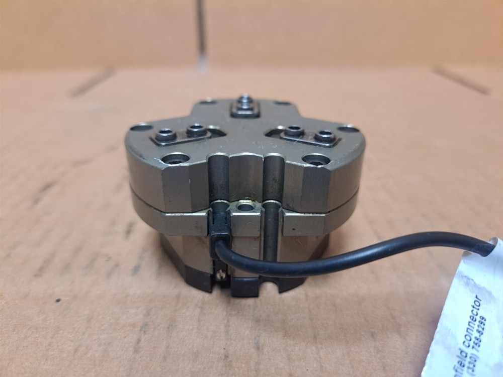 Destaco Pneumatic Centering Gripper Part No. RTH 1M L