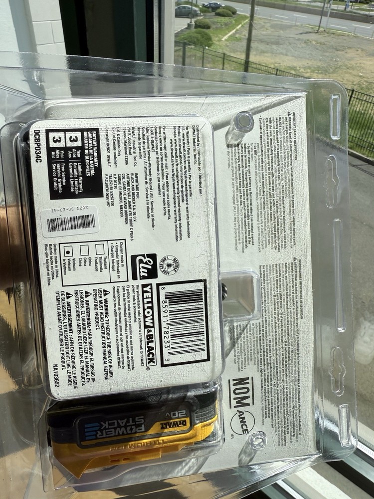 New DEWALT 20V Circular Saw Kit w/ POWERSTACK Battery & Charger