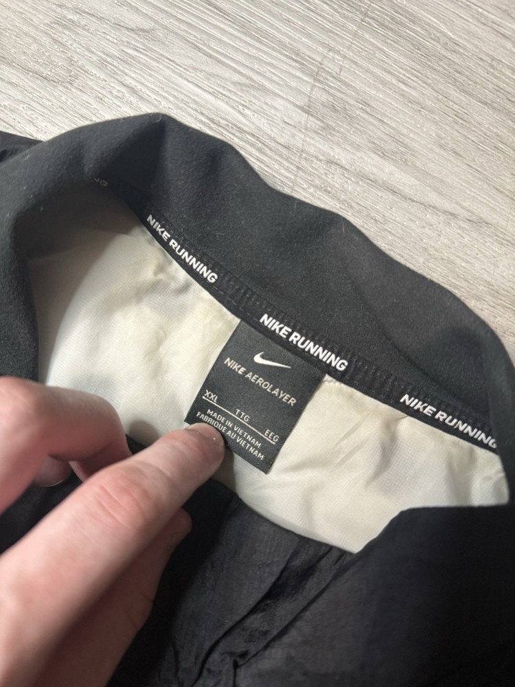 Nike Aero Layer Mens Running Jacket Size 2XL Small Hole Shown