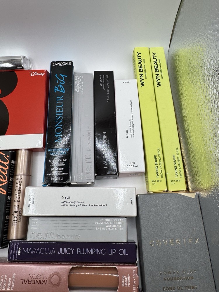 High-End Makeup Bundle 22 pieces