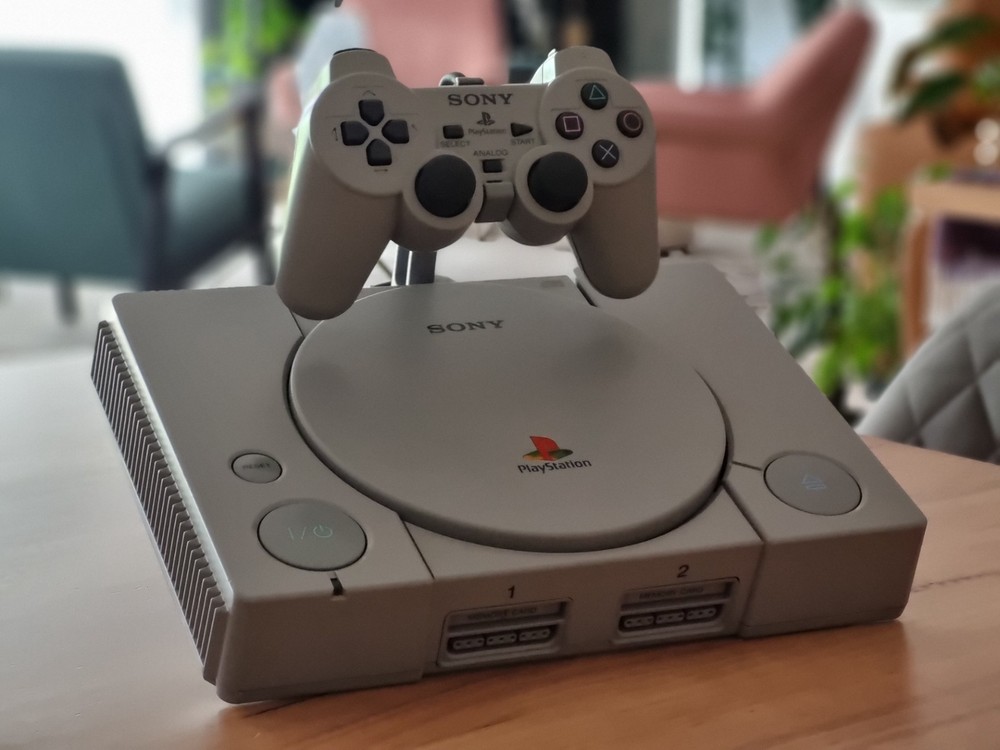Playstation 1 Controller Display Stand –Console Holder | Retro Games - Display