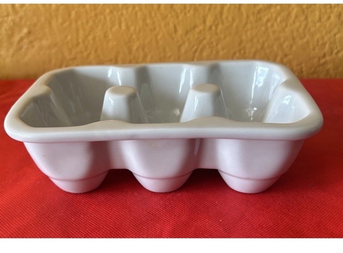 ceramic eggs Carton Holder 6 Eggs Fridge Storage Easter Farmhouse Decor + 6 Eggs
