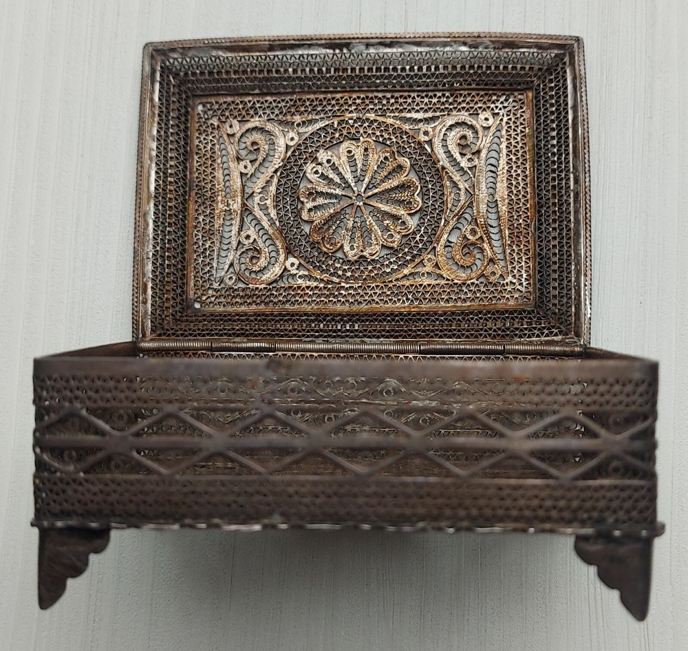 Antique Russian Imperial Silver box. Filigree technique. 84
