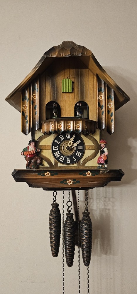 E. Schmeckenbecher Black Forest Cuckoo Clock West Germany