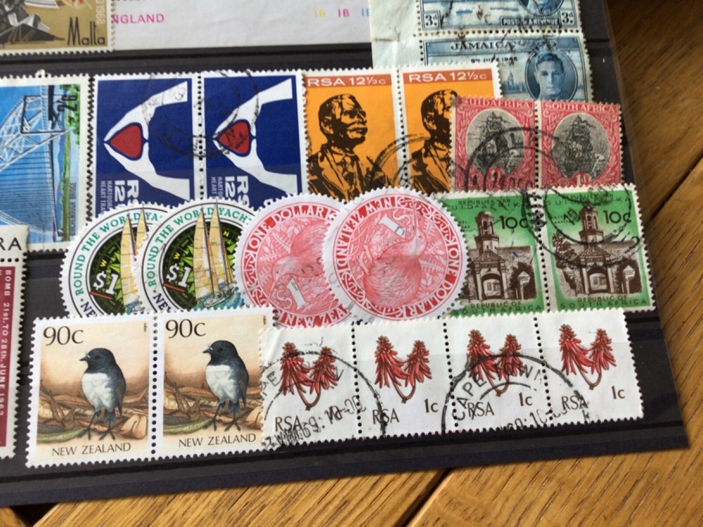 Commonwealth mounted mint & used stamps for collecting A12984