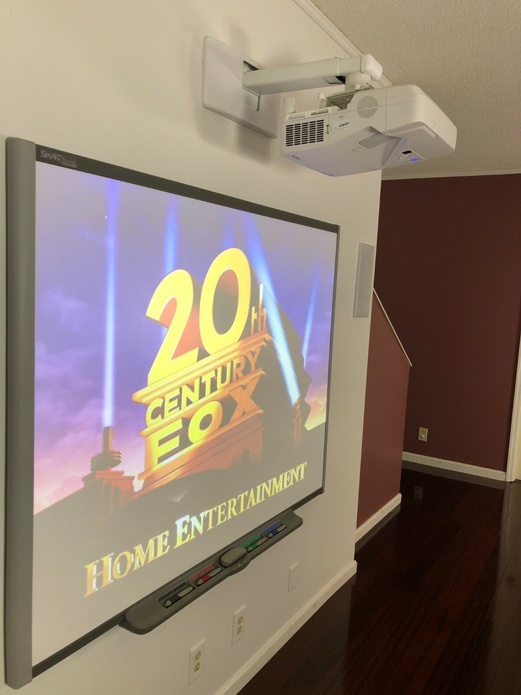 Interactive Smart Board SB680 and NEC Short Throw projector