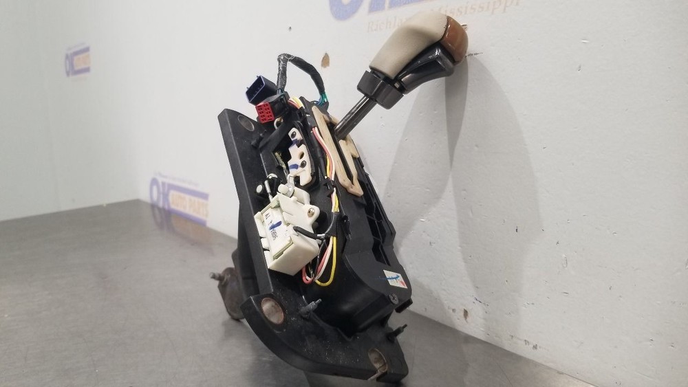 05 CADILLAC XLR AUTOMATIC TRANSMISSION SHIFTER
