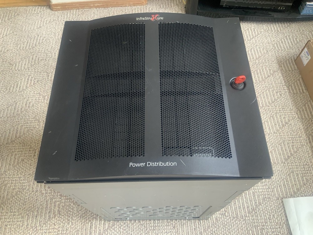 APC InfraStruXure Rack Mount Power Distrubution Panel Box 0M-2797