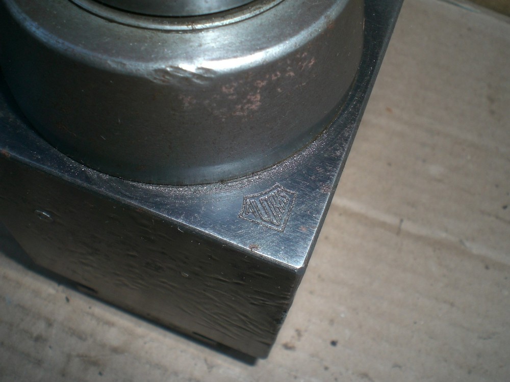 Genuine Aloris CXA tool post with 4 tool holders