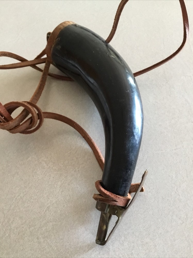 Vintage  Muzzleloader Black powder Horn With Leather Strap NOS