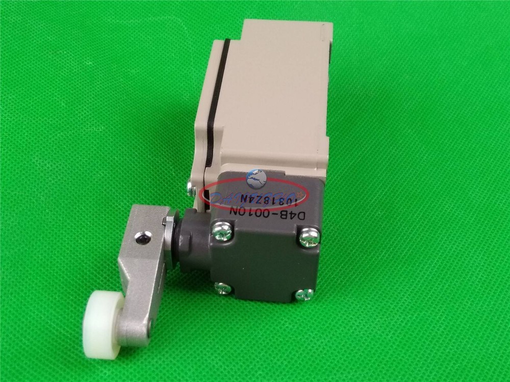 1PC New D4B-4111N Omron Limit Switch D4B4111N