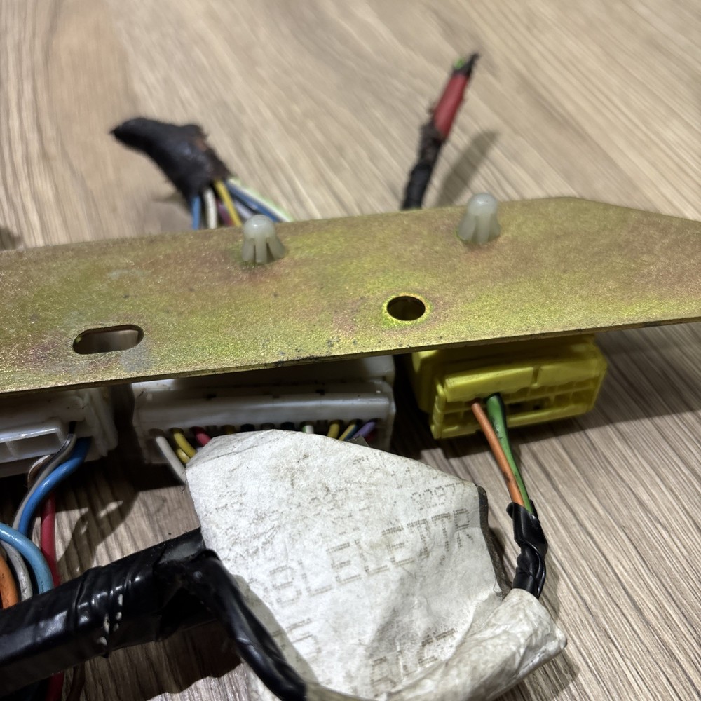 Fiat Coupe Connector Rail Yellow Connector