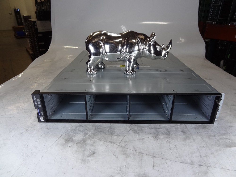 IBM 2072-12G FlashSystem 5000 LFF Expansion Enclosure