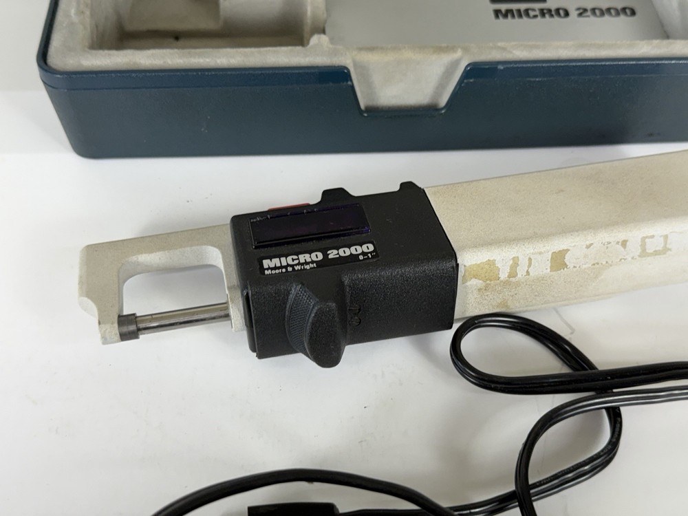 M & W Micro 2000 Electronic Hand Held Micrometer In Case