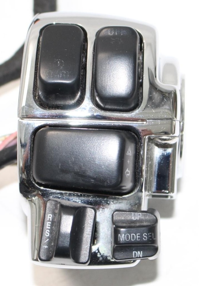 05 Harley Electra Glide CVO FLHTCSE2 Chrome Right Control Switch
