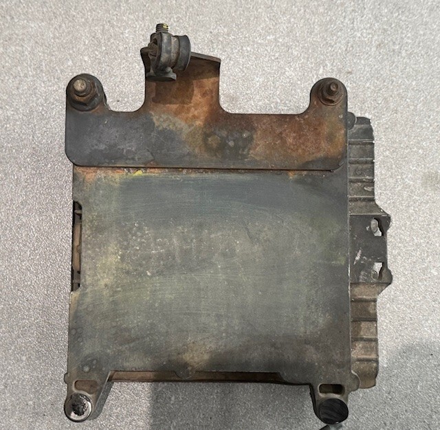 OEM 2004 Mack AMI Diesel Engine Control Module ECM ECM 12MS530M
