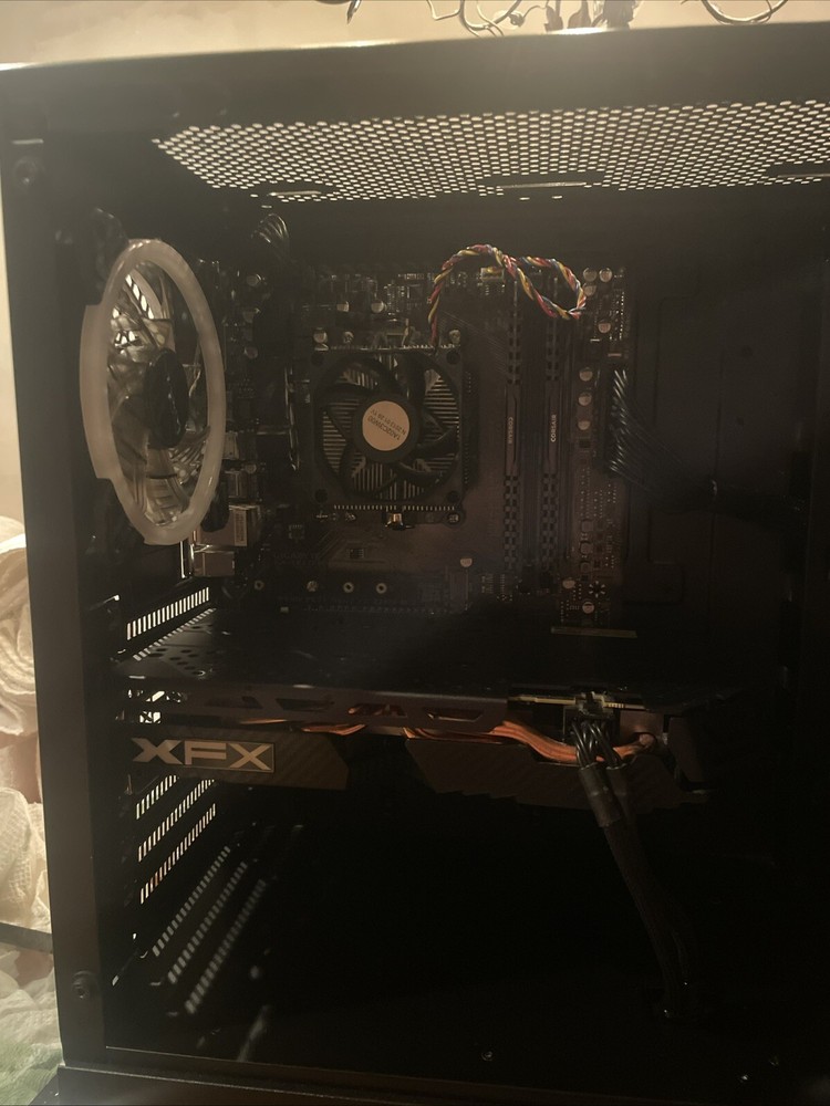 CyberPower Gaming PC + Royle Kludge Keyboard