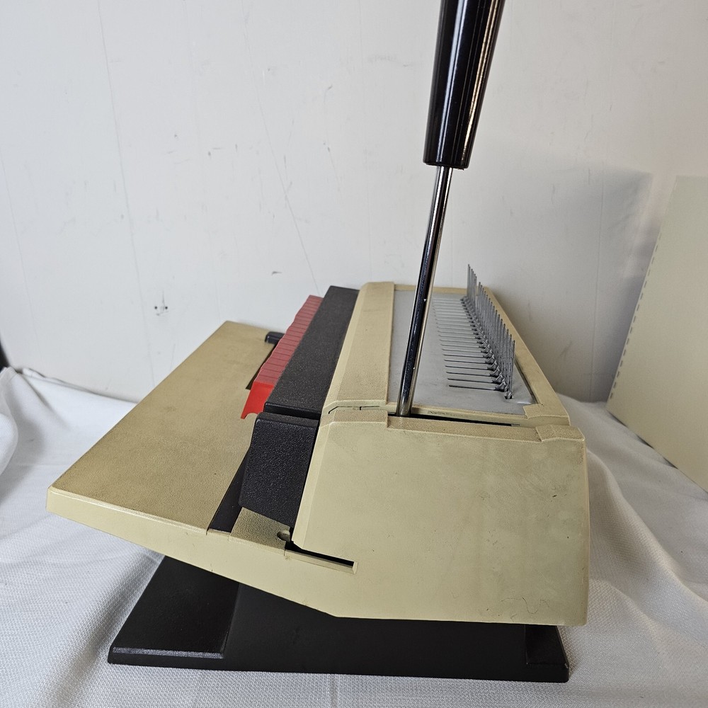 GBC 450-KM Book Comb Binding Manual Machine + Presentation Covers, Pages