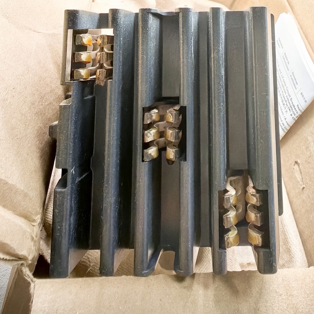 SQUARE D HDA36125 circuit breaker NEW