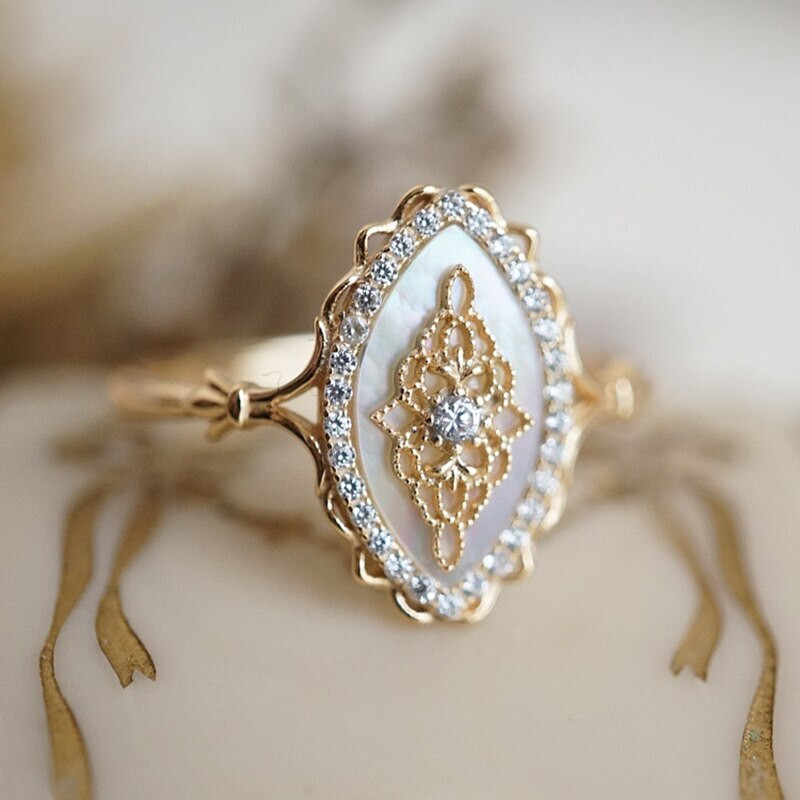 Natural Vintage Shell Luxury Ring