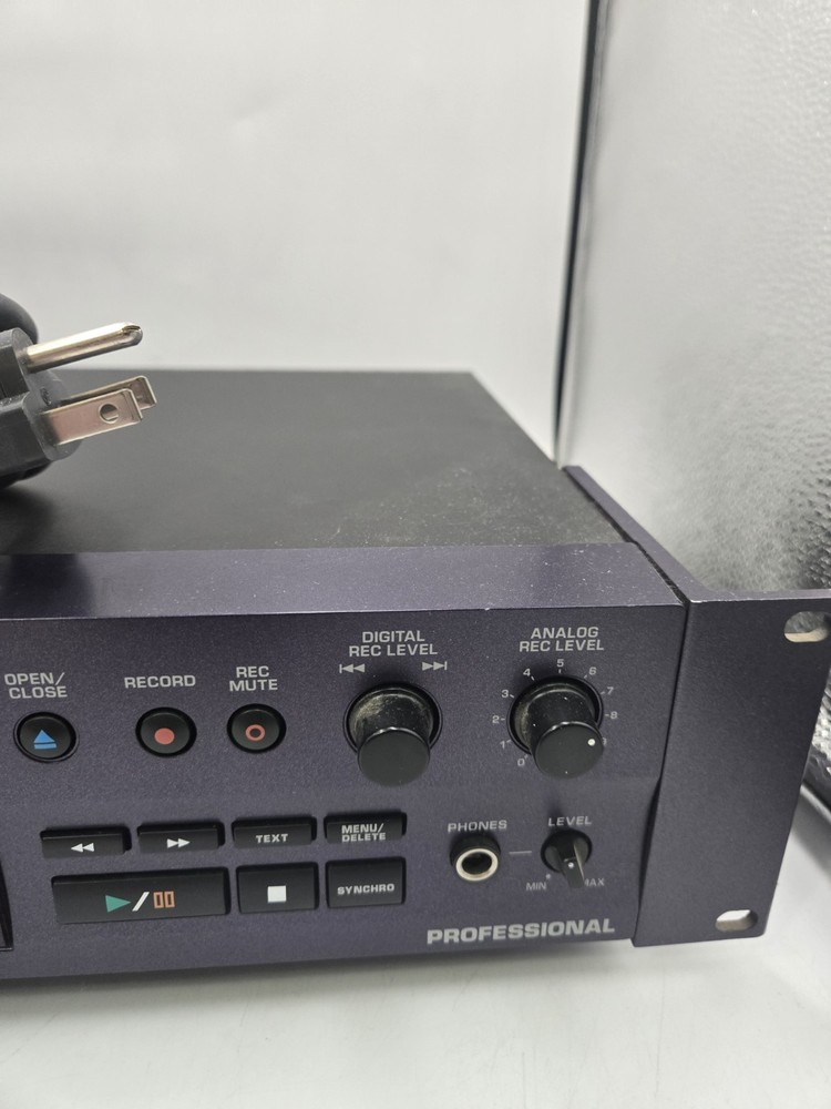 HHB BurnIT CDR-830 Professional Compact Disc Recorder W/ Rack Mount - No Remote