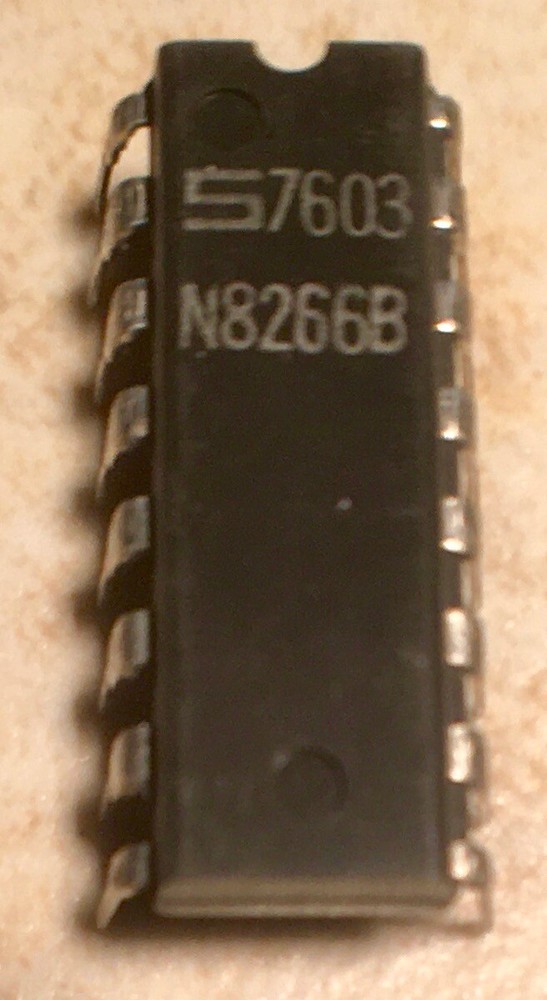 Signetics N8266B - 2 Input 4 Bit Digital Multiplexer - NOS