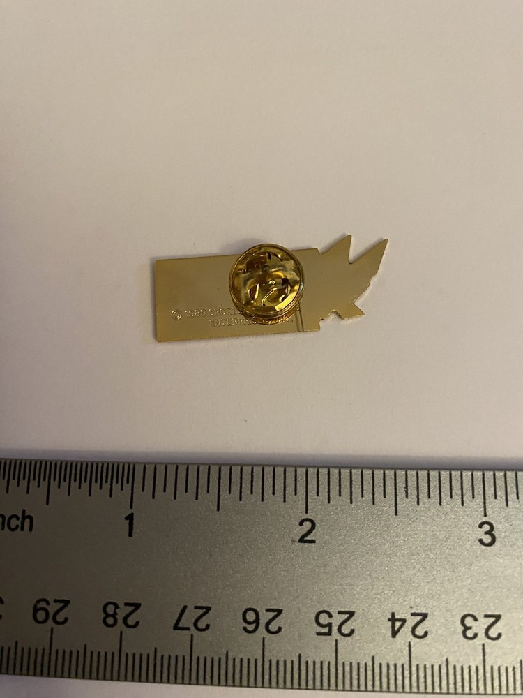 Winston Eagle Lapel Pin P158