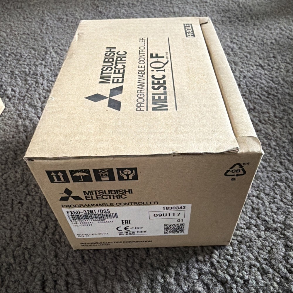 1PC NEW Mitsubishi PLC Programmable controller FX5U-32MT/DSS