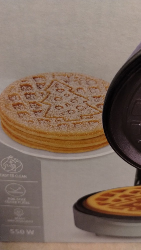 NWT Ambiano Mini Christmas Tree Waffle Maker