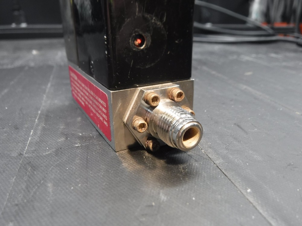 Unit UFC-1160A Gas: CL2 Mass Flow Controller