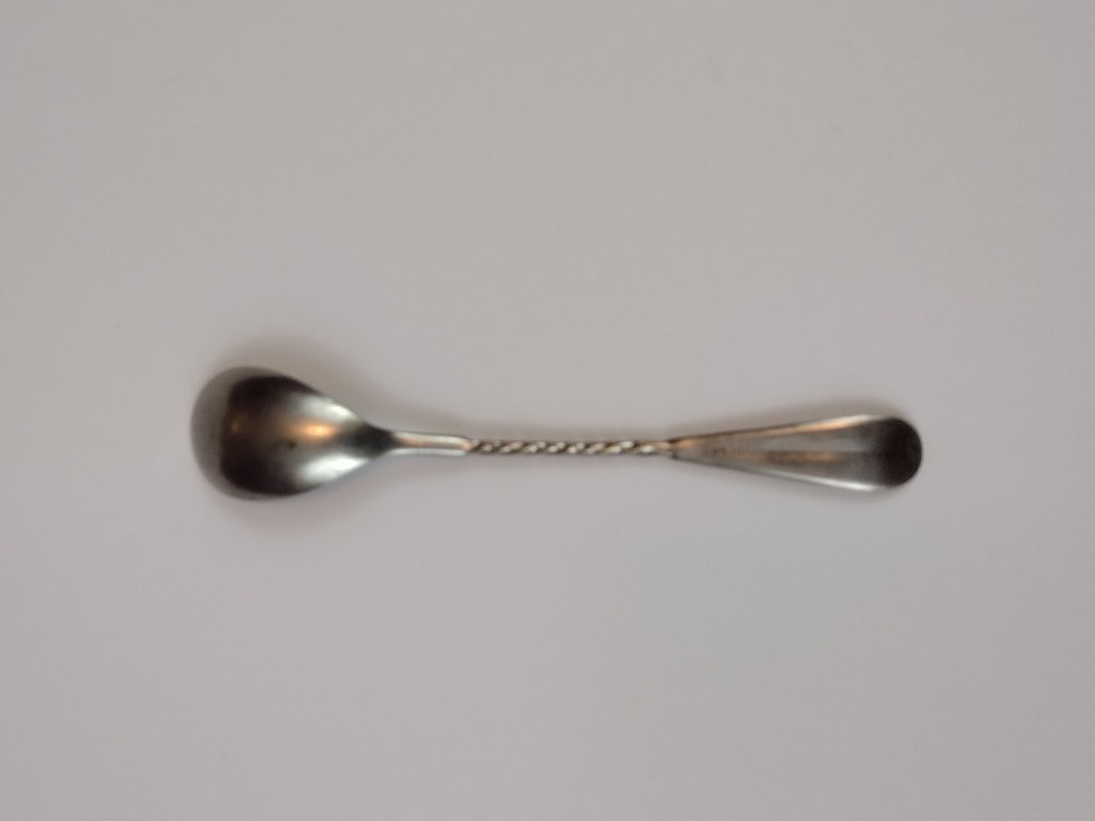 Vintage Imperial Twisted Baby Spoon. .E-4.