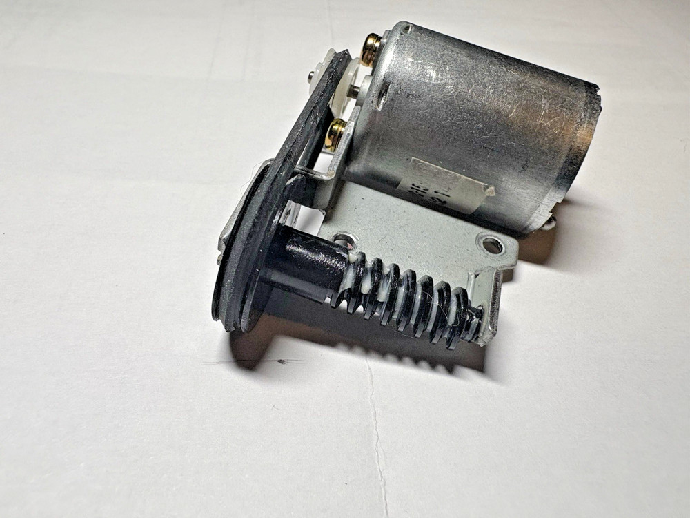 Alesia XT ADAT Loading Motor