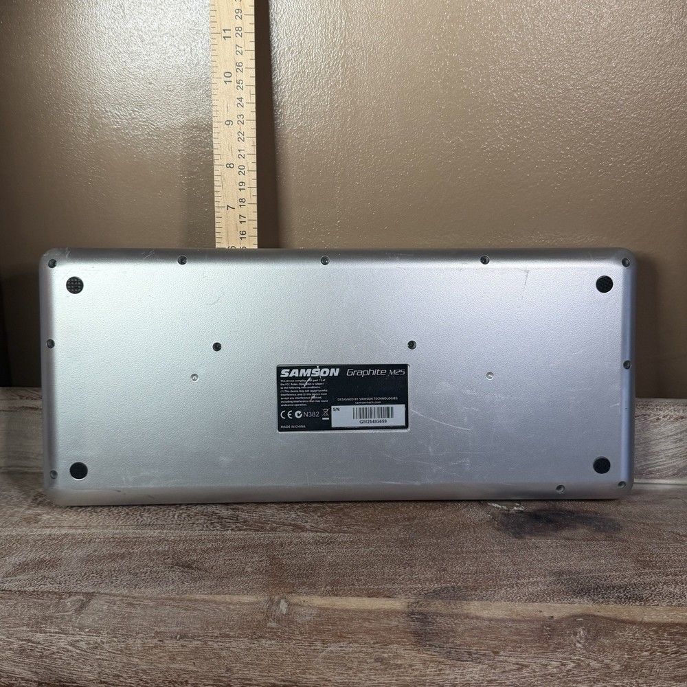 Samson Graphite M25 mini USB Midi Controller - keyboard, lightly used